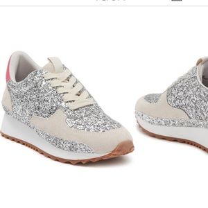 Steve Madden glitter sneakers. Fit 7